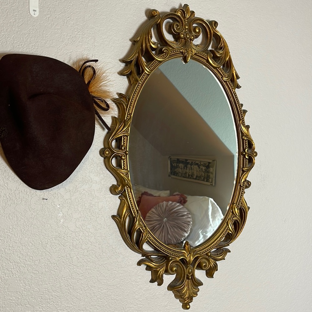 Vintage Syroco Style Resin Oval Gold Ornate Mirror MCM